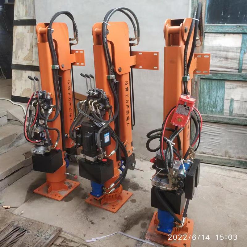 铁岭县重汽蓝牌随车吊 3.2吨 国六动力强 液压驱动 农用自卸起重机